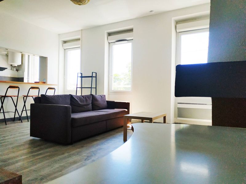 location Marseille 13004 studio rénové meublé