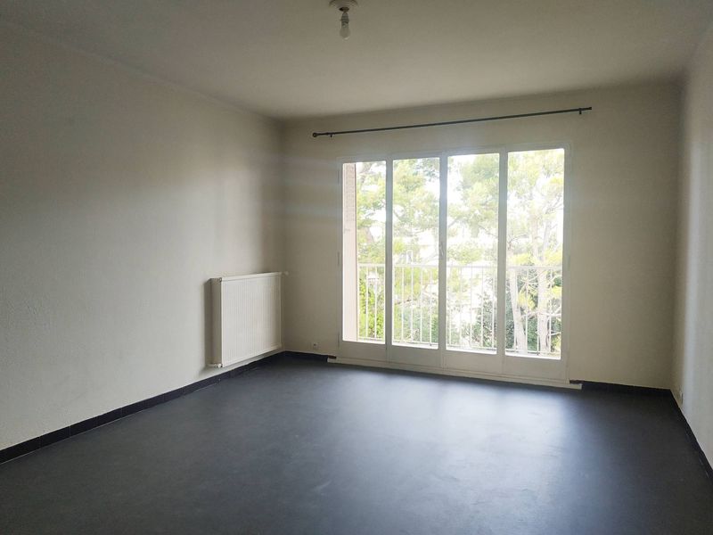 séjour résidence A louer appartement 3 pièces 57 m² Saint Julien 13012 Marseille