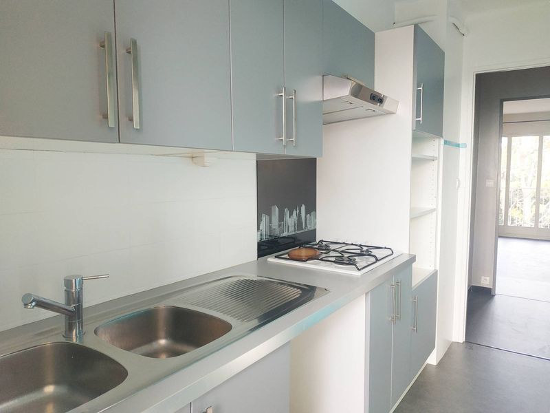 cuisine résidence A louer appartement 3 pièces 57 m² Saint Julien 13012 Marseille