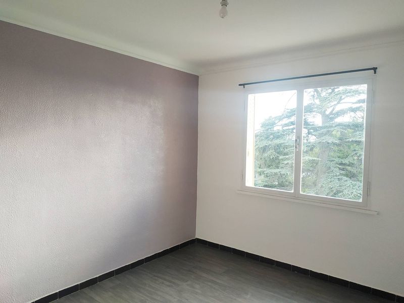 chambre résidence A louer appartement 3 pièces 57 m² Saint Julien 13012 Marseille