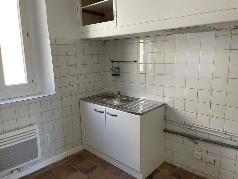 cuisine chambre 2 A louer duplex de 50 m² avec terrasse de 19 m² 3 pièces entre les Camoins et la Treille 13011 Marseille