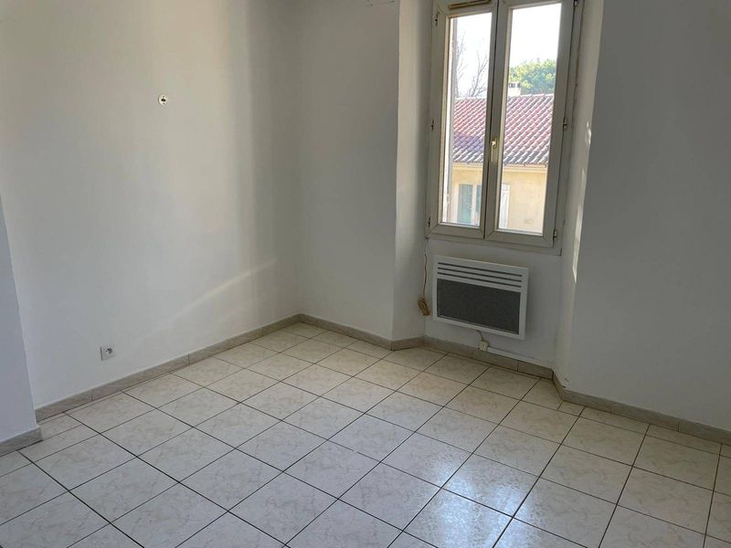 chambre 2 A louer duplex de 50 m² avec terrasse de 19 m² 3 pièces entre les Camoins et la Treille 13011 Marseille