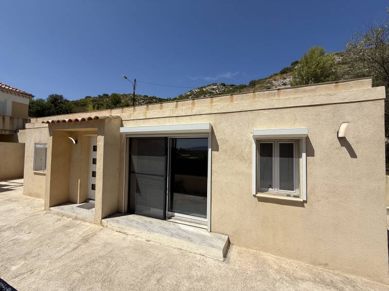 A louer maison 3 pièces de 66 m² avec terrasses secteur Vallon des gages 13190 Allauch
