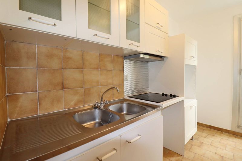 A louer appartement 3 pièces de 64 m² avec balcon Cabot 13009 Marseille