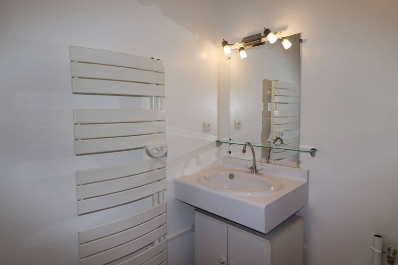 A louer appartement 3 pièces de 64 m² avec balcon Cabot 13009 Marseille