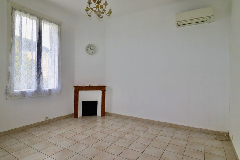 A louer en 1er étage d'une maison appartement 3 pièces avec terrasse secteur de la Gavotte 13170 Les pennes Mirabeau