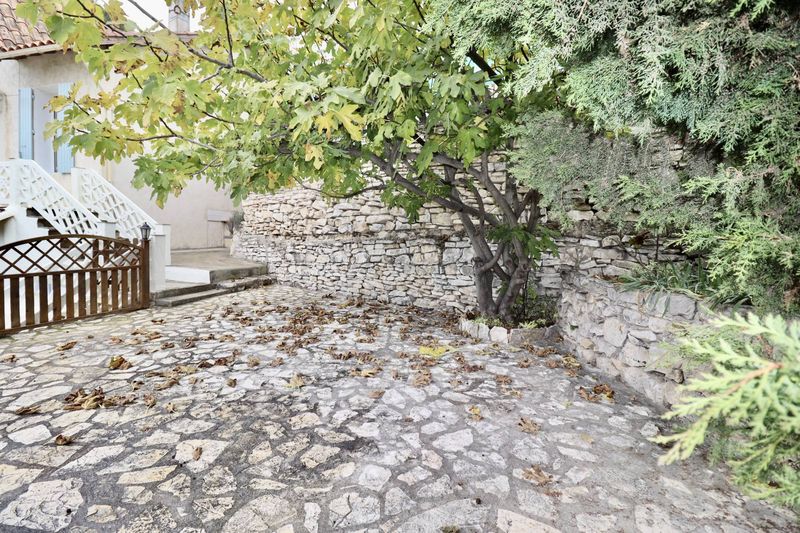 A louer en 1er étage d'une maison appartement 3 pièces avec terrasse secteur de la Gavotte 13170 Les pennes Mirabeau