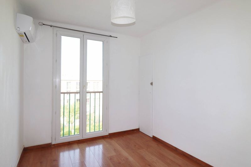A louer appartement 3 pièces avec balcon, cave et stationnement facile dans la résidence Bois Lemaitre 13012 Marseille