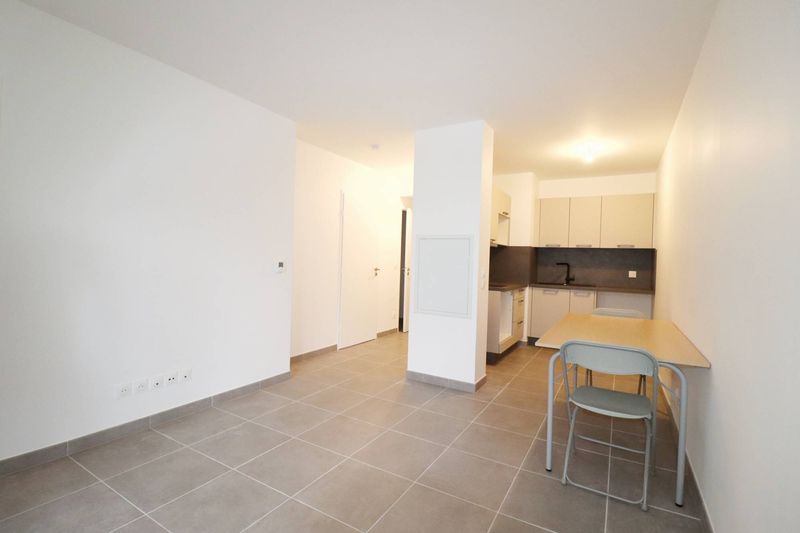 séjour A louer appartement 2 pièces avec terrasse en plein coeur du village de Saint Barnabé 13012 Marseille