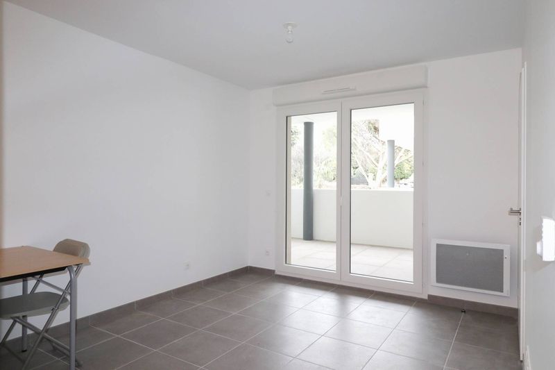 séjour A louer appartement 2 pièces avec terrasse en plein coeur du village de Saint Barnabé 13012 Marseille