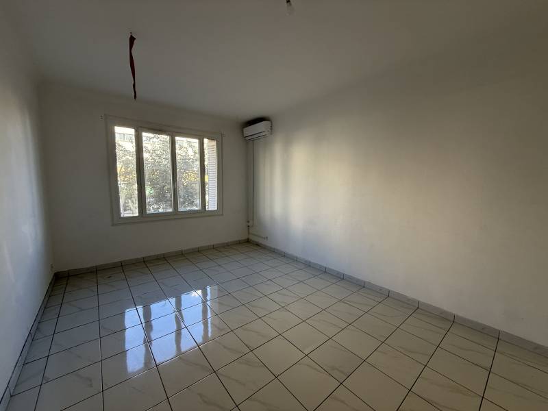 A louer appartement 3 pièces secteur des cinq Avenues 13004 marseille 