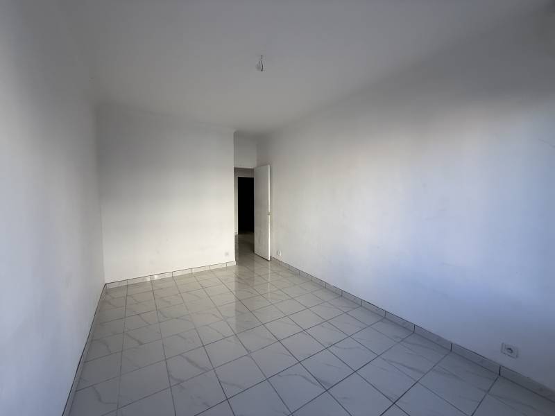 A louer appartement 3 pièces secteur des cinq Avenues 13004 marseille 