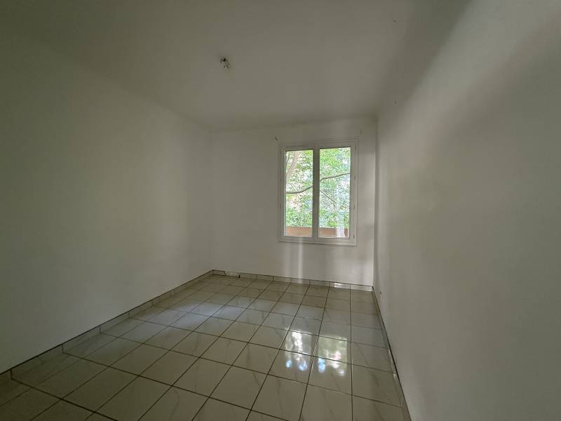 A louer appartement 3 pièces secteur des cinq Avenues 13004 marseille 