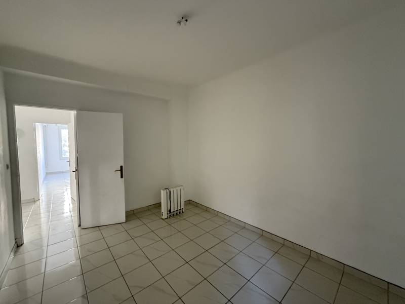 A louer appartement 3 pièces secteur des cinq Avenues 13004 marseille 