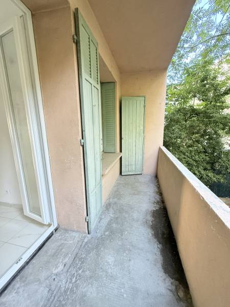 A louer appartement 3 pièces secteur des cinq Avenues 13004 marseille 