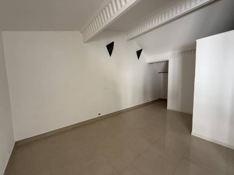 A louer duplex 3 pièces cœur du village de Bois Luzy 13012 Marseille