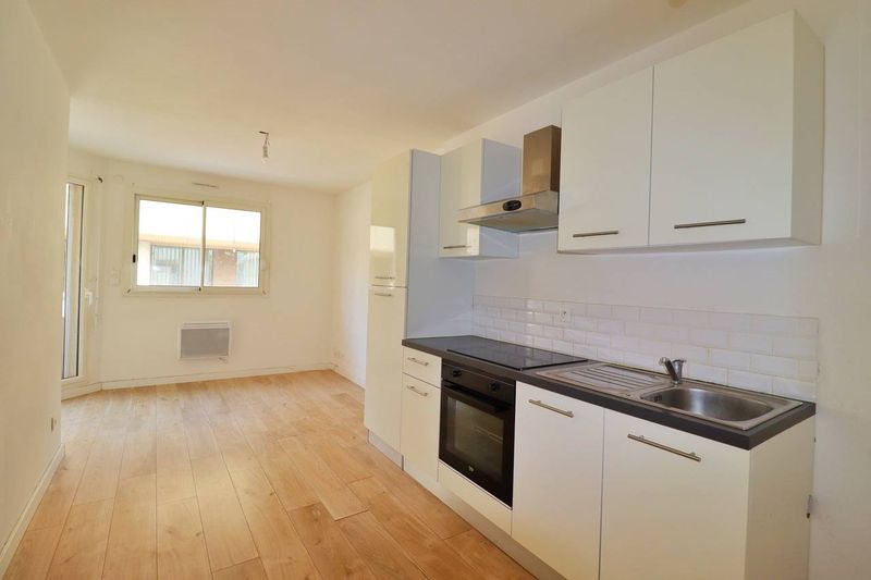 A louer appartement 2 pièces  en plein cœur du Rouet 13008 Marseille