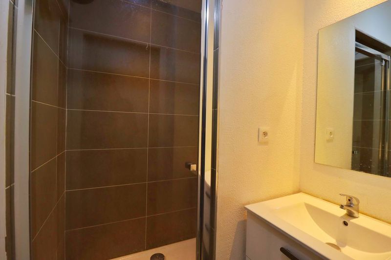 A louer appartement 2 pièces  en plein cœur du Rouet 13008 Marseille