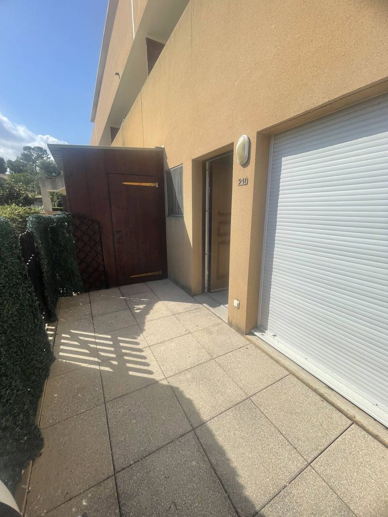 A louer appartement 2 pièces de 44 m² en duplex avec terrasse et place de parking privative 13380 Plan de Cuques