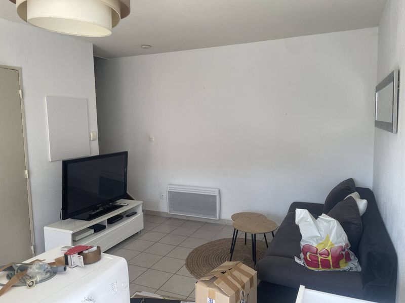 A louer appartement 2 pièces de 44 m² en duplex avec terrasse et place de parking privative 13380 Plan de Cuques