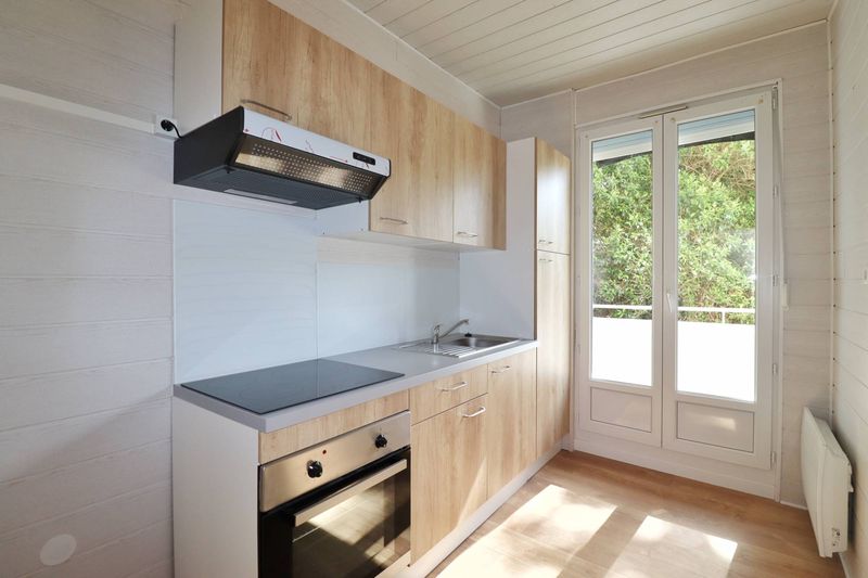 cuisine A louer appartement 3 pièces en plein secteur des Cinq Avenues 13004 Marseille