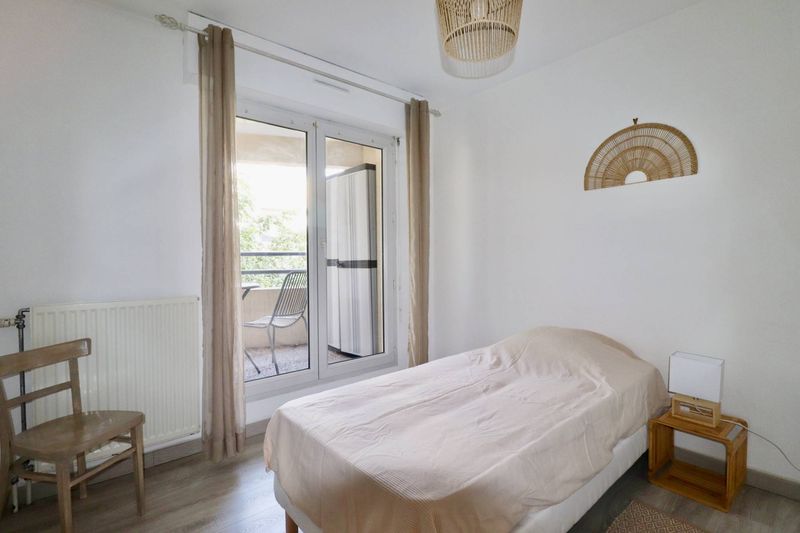 A louer appartement meublé 3 pièces situé entre Baille et Castellane 13006 Marseille