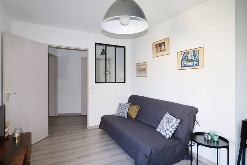 A louer appartement meublé 3 pièces situé entre Baille et Castellane 13006 Marseille