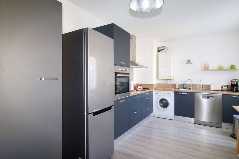 A louer appartement meublé 3 pièces situé entre Baille et Castellane 13006 Marseille