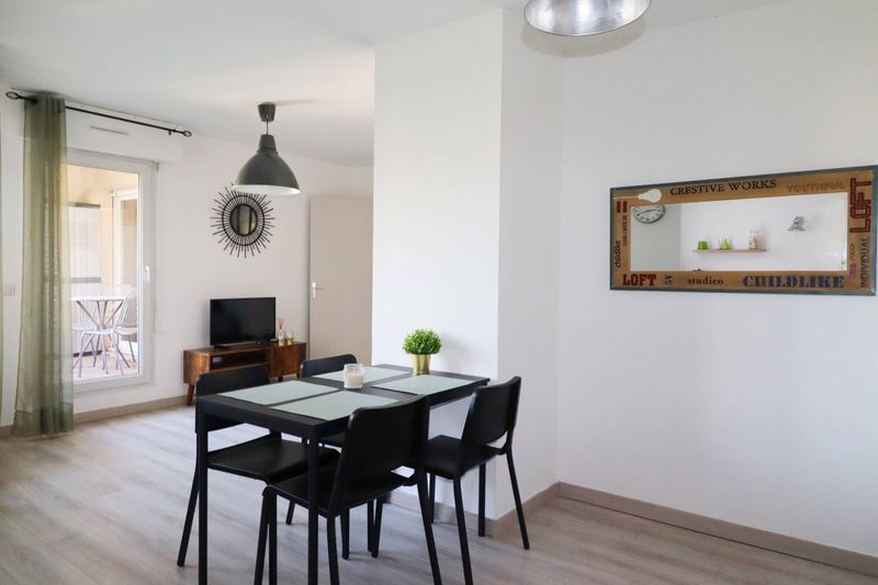 A louer appartement meublé 3 pièces situé entre Baille et Castellane 13006 Marseille