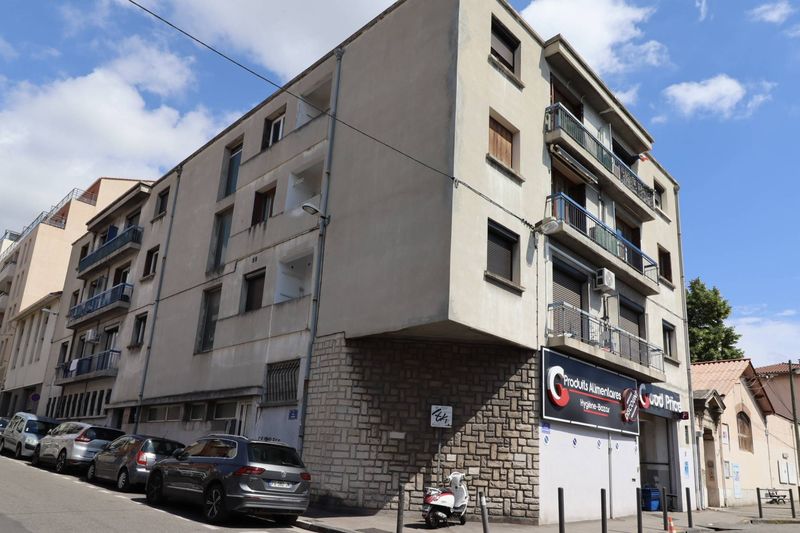 L'agence immobilière Provencia vous présente à la location un appartement 3 pièces secteur de la Blancarde 13004 Marseille.