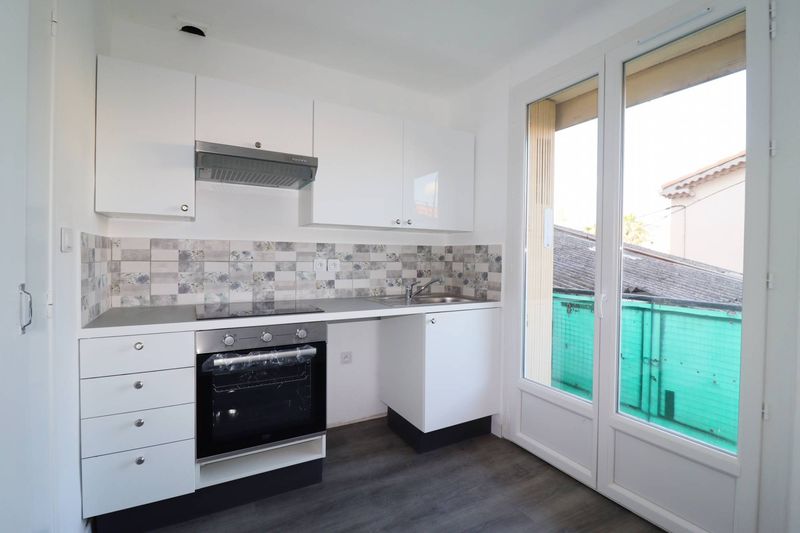 A louer appartement entièrement rénové 3 pièces en plein coeur du village de Saint Barnabé 13012 Marseille