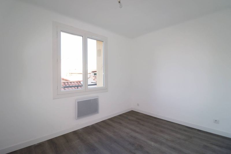 A louer appartement entièrement rénové 3 pièces en plein coeur du village de Saint Barnabé 13012 Marseille