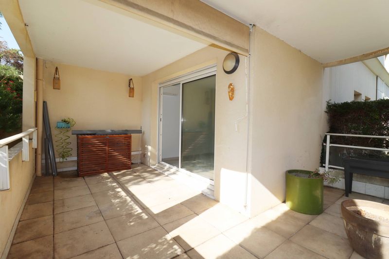 Charmant T3 en rez-de-chaussée dans le secteur prisé du Roy d'Espagne, 13008 Marseille.