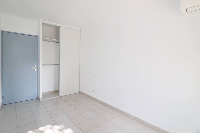 Charmant T3 en rez-de-chaussée dans le secteur prisé du Roy d'Espagne, 13008 Marseille.