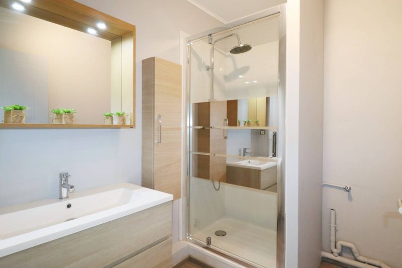 Charmant T3 en rez-de-chaussée dans le secteur prisé du Roy d'Espagne, 13008 Marseille.