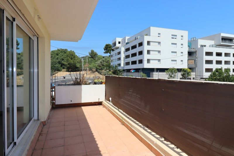 A louer grand appartement 3 pièces avec terrasse Croix rouge 13013 Marseille