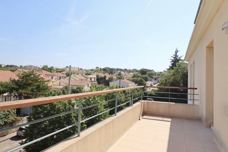 Location appartement T2 terrasse et parking Bois Luzy 13012 Marseille