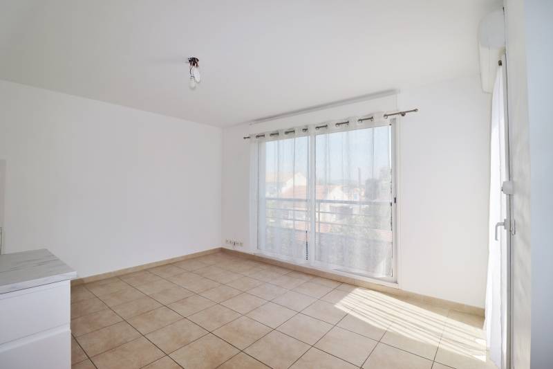 Location appartement T2 terrasse et parking Bois Luzy 13012 Marseille