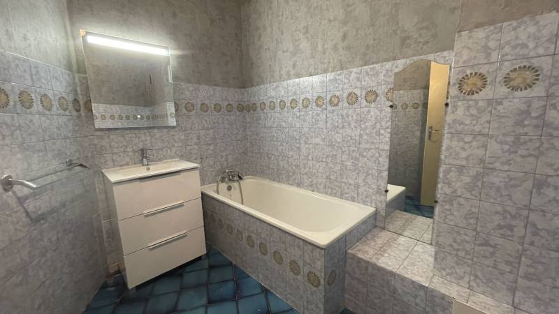 À louer – Spacieux T5 de 105,83 m² avec balcon – Beaumont / Saint-Julien (13012 Marseille)