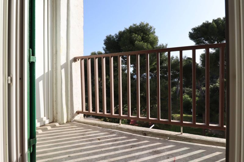 A louer appartement 3 pièces avec balcon, cave et stationnement facile dans la résidence Bois Lemaitre 13012 Marseille