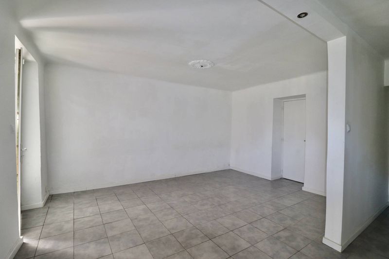 A louer appartement 3 pièces avec terrasse au coeur de la Pounche 13190 Allauch