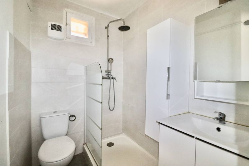 A louer appartement 3 pièces avec terrasse au coeur de la Pounche 13190 Allauch