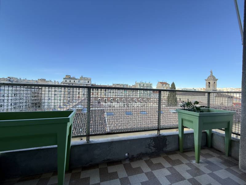 T3 lumineux rénové avec balcon et vue dégagée – Marseille 4ᵉ arrondissement
