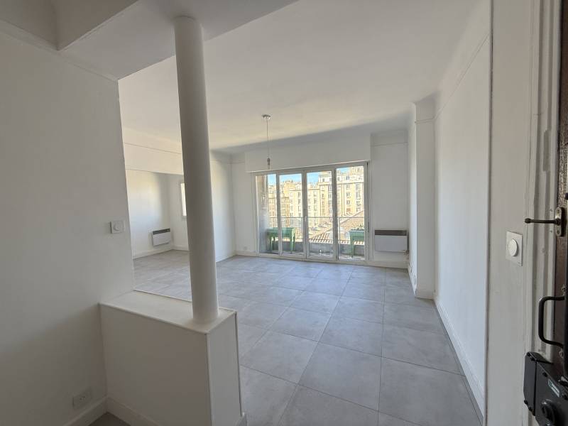 T3 lumineux rénové avec balcon et vue dégagée – Marseille 4ᵉ arrondissement