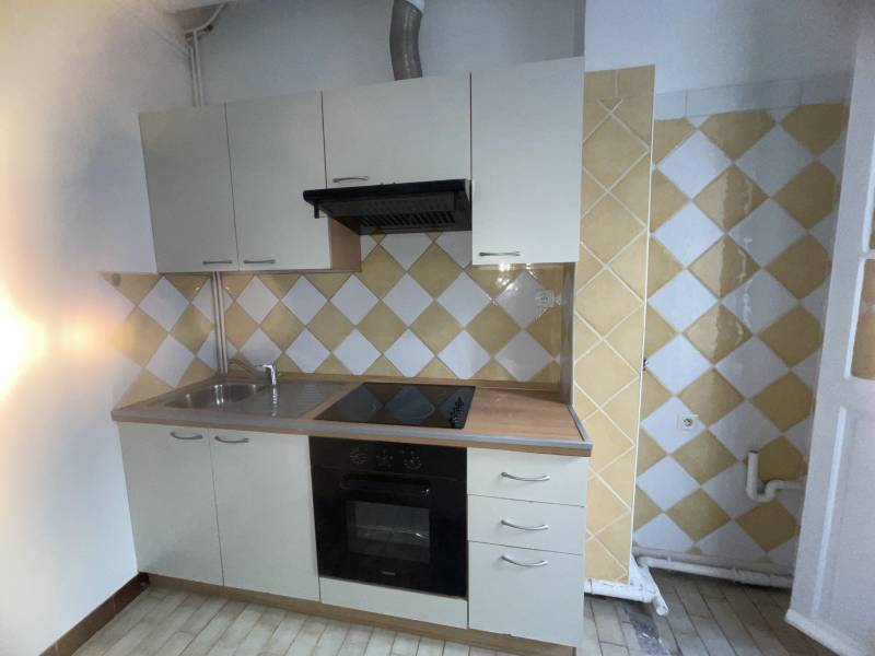 Appartement T1 lumineux avec cuisine indépendante – Secteur Cinq Avenues / Longchamp – Marseille 4ᵉ