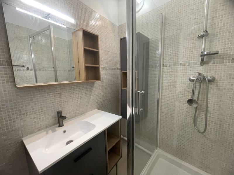 Appartement T1 lumineux avec cuisine indépendante – Secteur Cinq Avenues / Longchamp – Marseille 4ᵉ