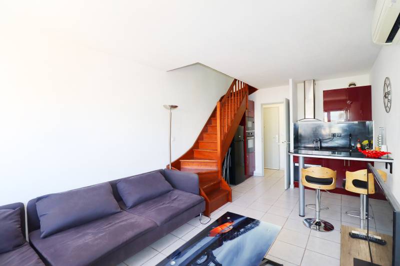 Location meublée, appartement 3 pièces en duplex Conception 13005 Marseille