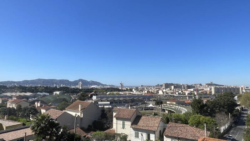 Marseille 12ème – Saint-Barnabé / Saint-Jean-du-Désert T4 lumineux avec terrasse, balcon, garage – Résidence sécurisée