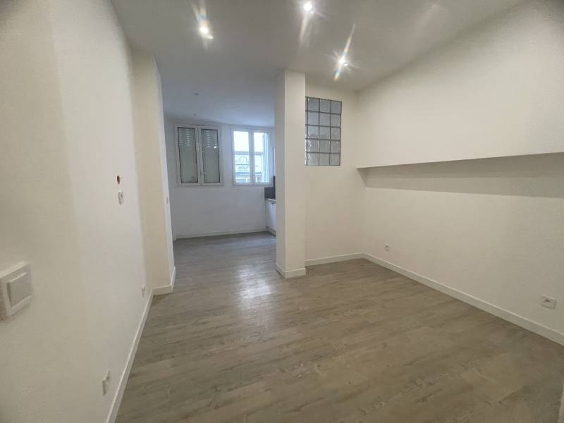 A louer Studio - 27,9 m² - 1 pièce - secteur baille 13005 Marseille 