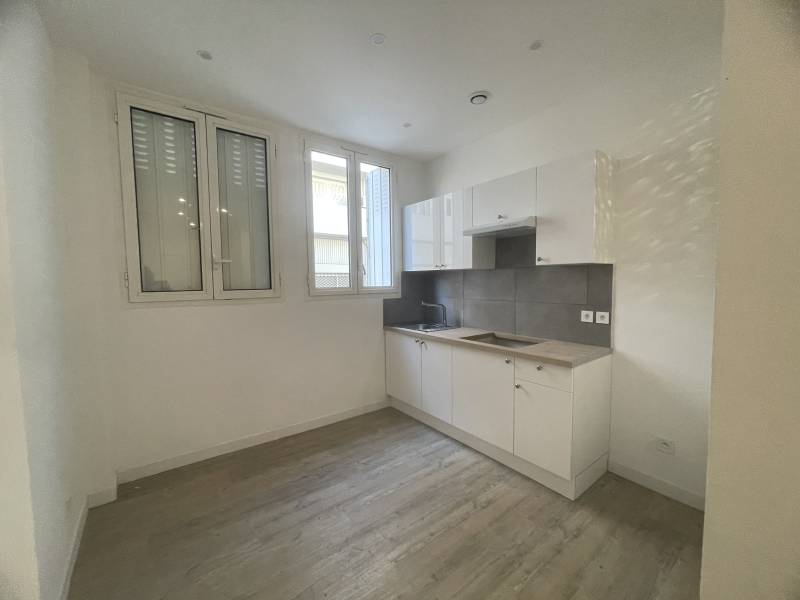 A louer Studio - 27,9 m² - 1 pièce - secteur baille 13005 Marseille 